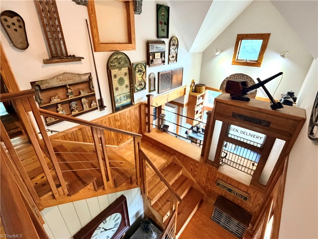 main property photo 27