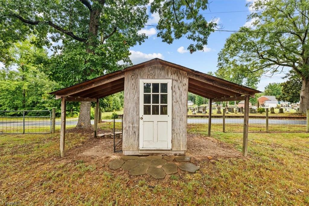 main property photo 36