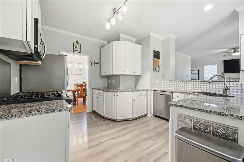 property viewer photo 4