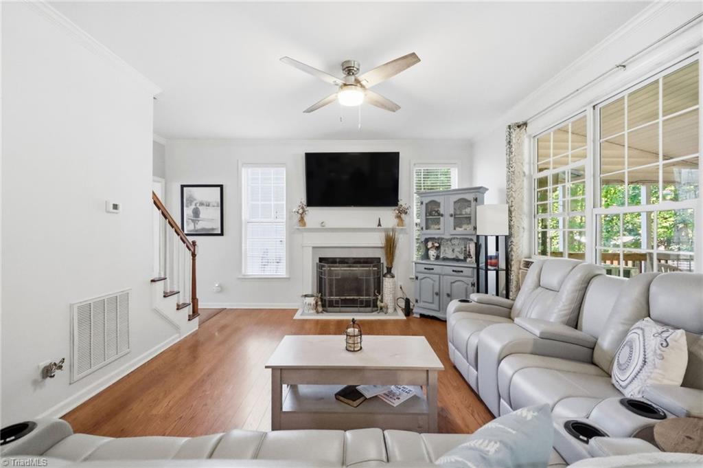 property viewer photo 7