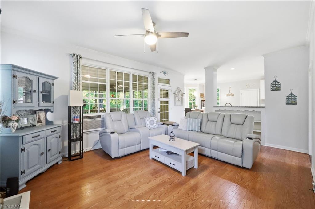 property viewer photo 8