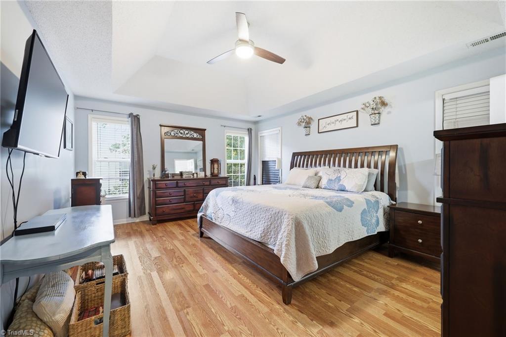 property viewer photo 9