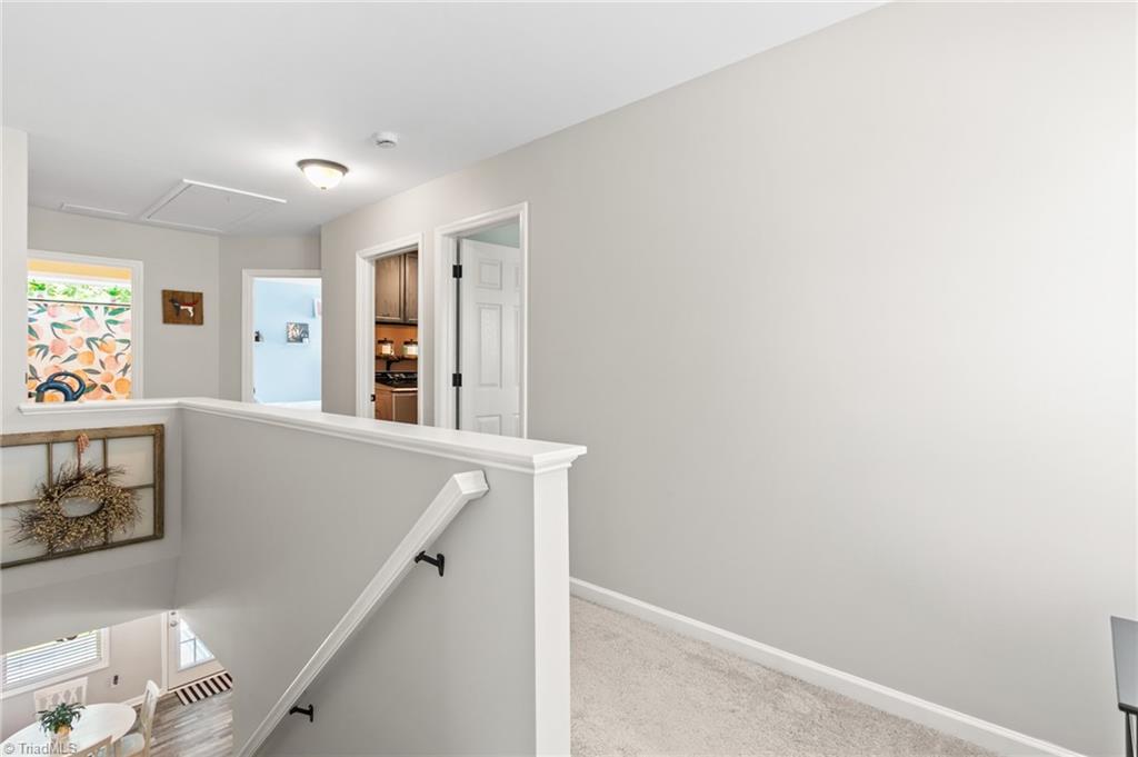 property viewer photo 16