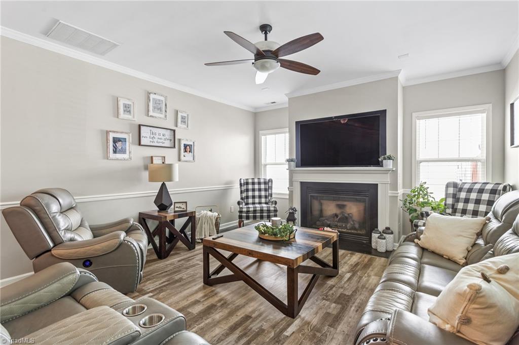 property viewer photo 9