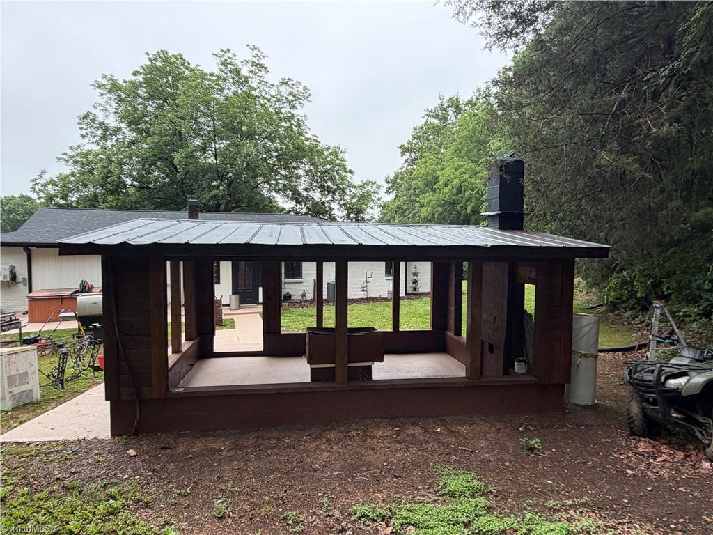 main property photo 28