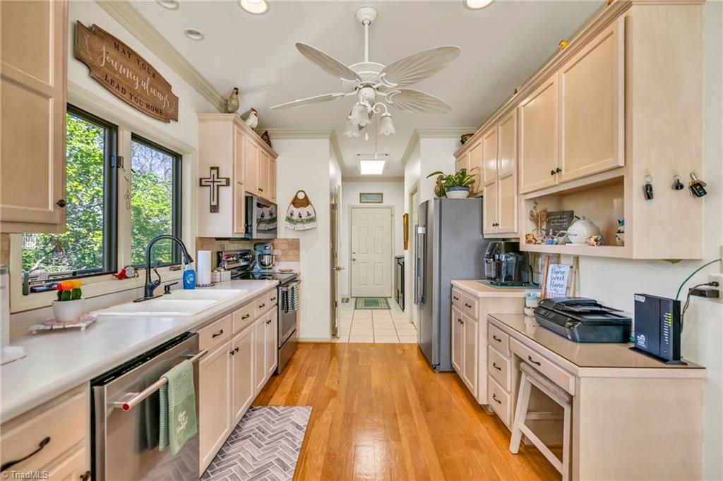 main property photo 15