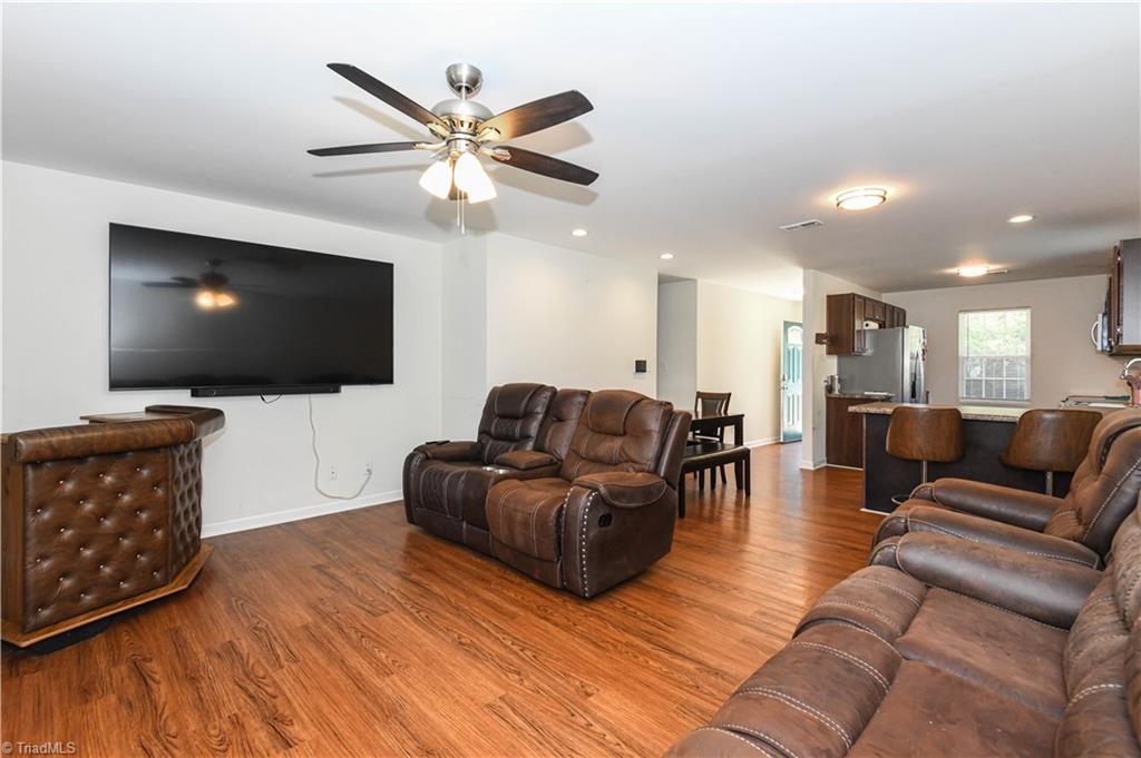 property viewer photo 11