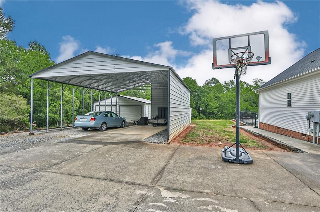 main property photo 45
