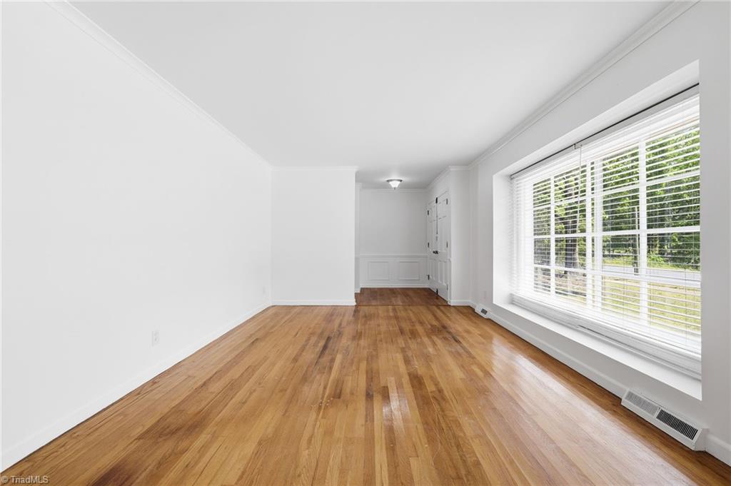 property viewer photo 11