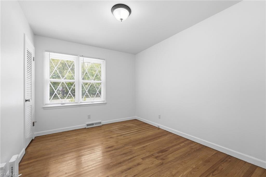 property viewer photo 25