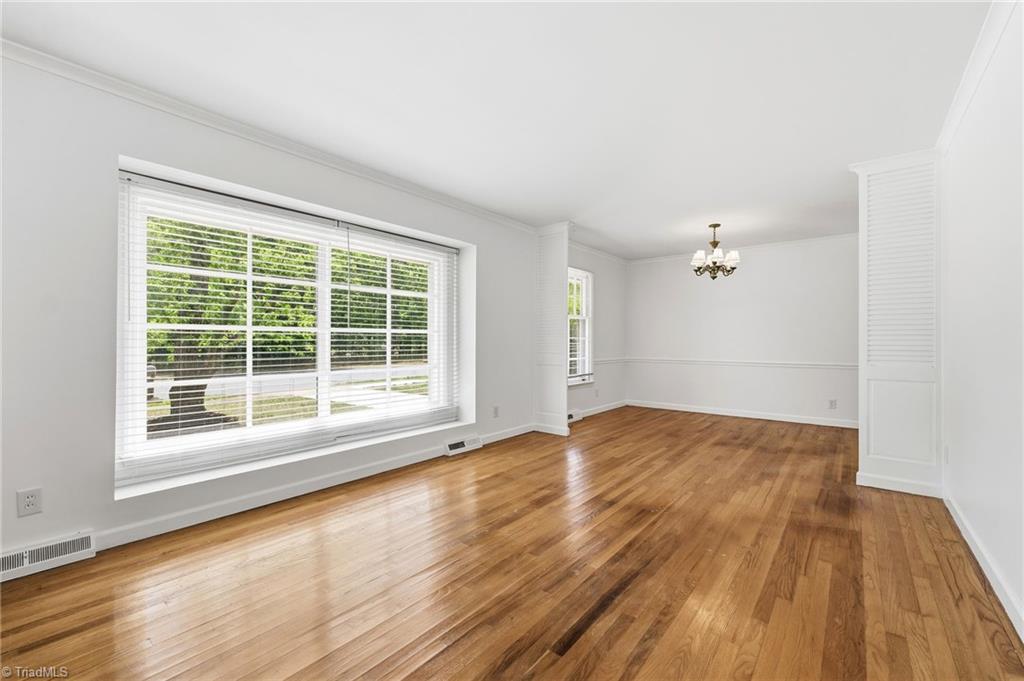 property viewer photo 9
