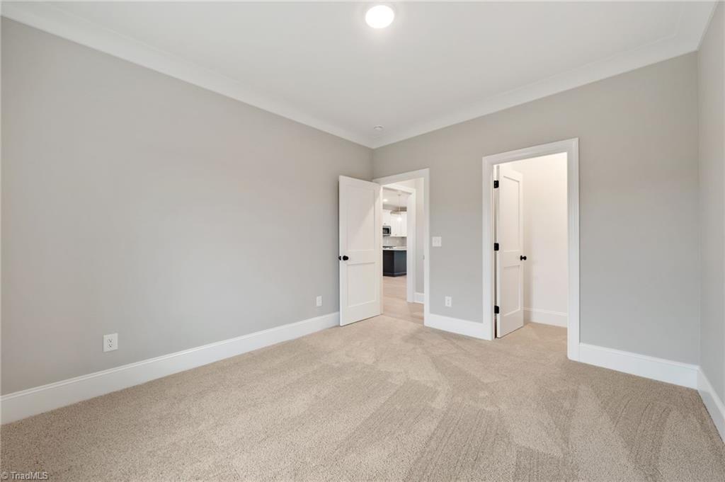 property viewer photo 16