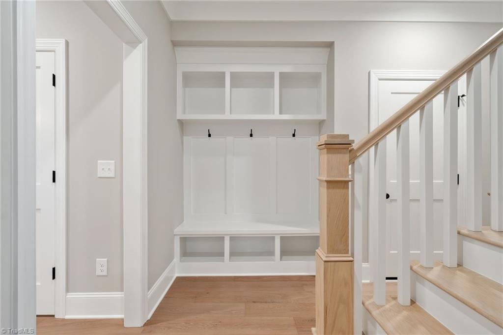 property viewer photo 22