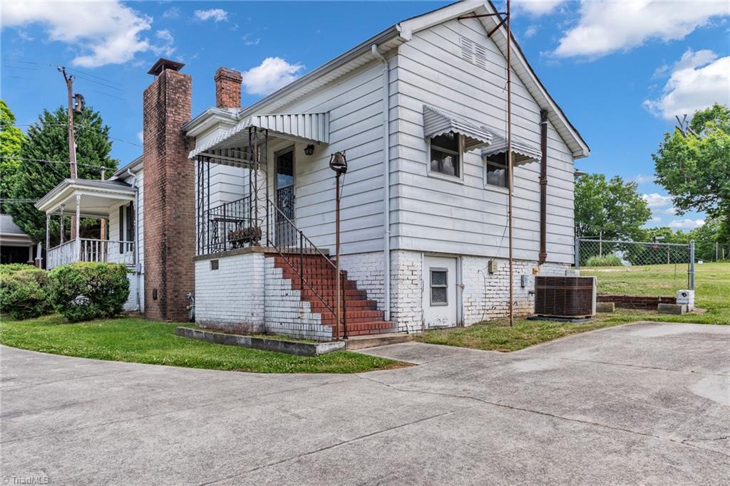 main property photo 8