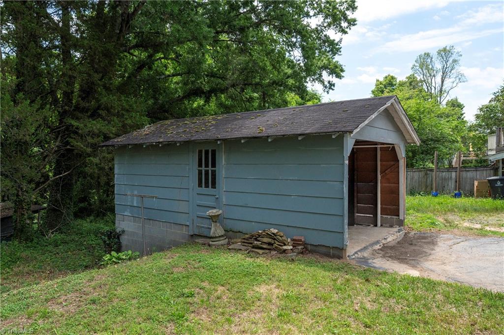 main property photo 45