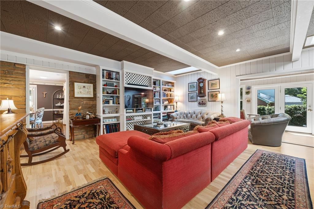 main property photo 26