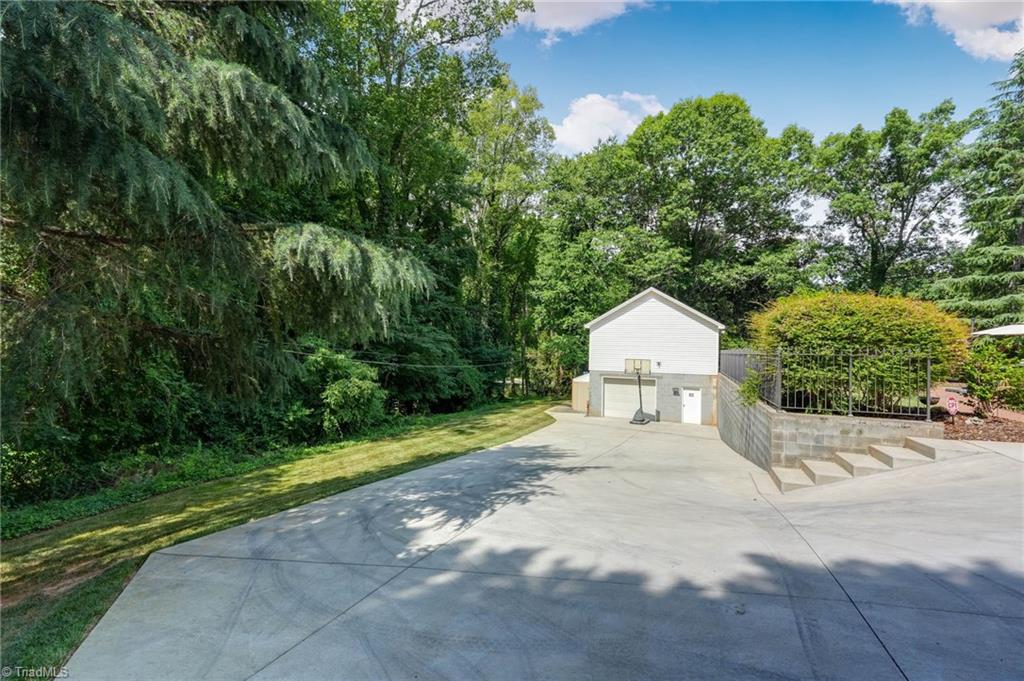 main property photo 45