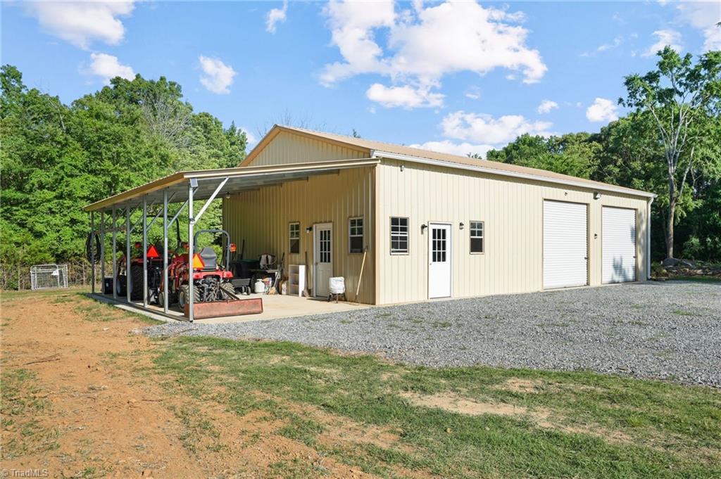 main property photo 41