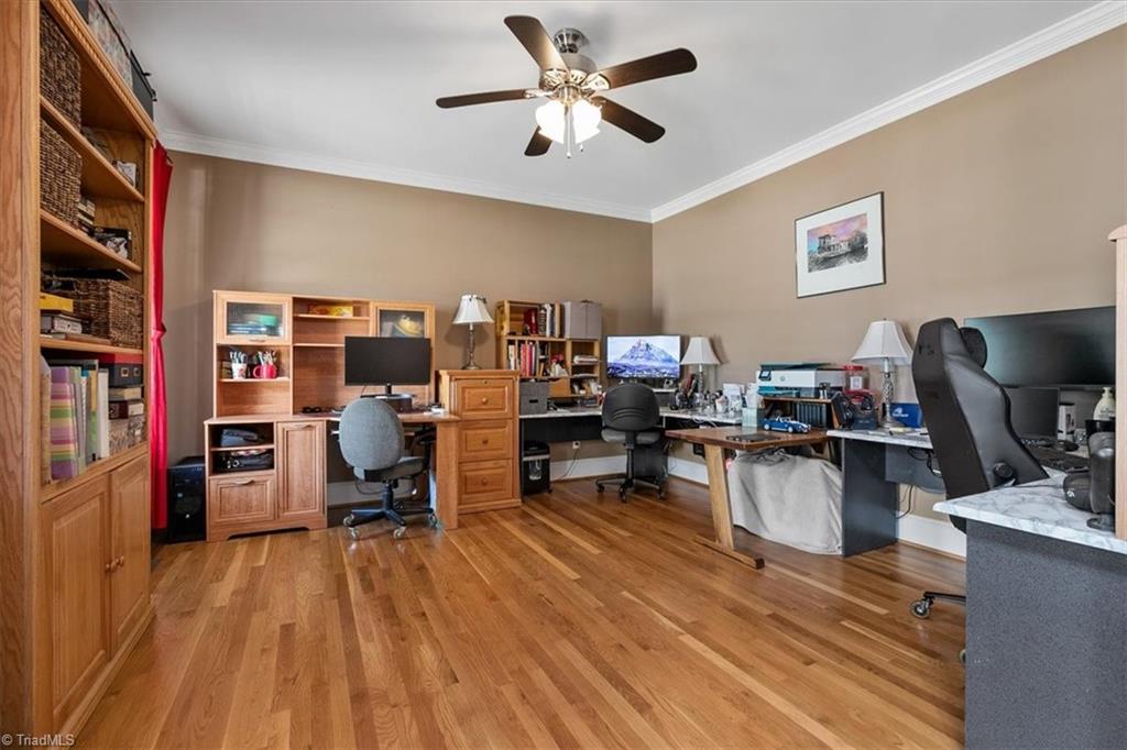 main property photo 10
