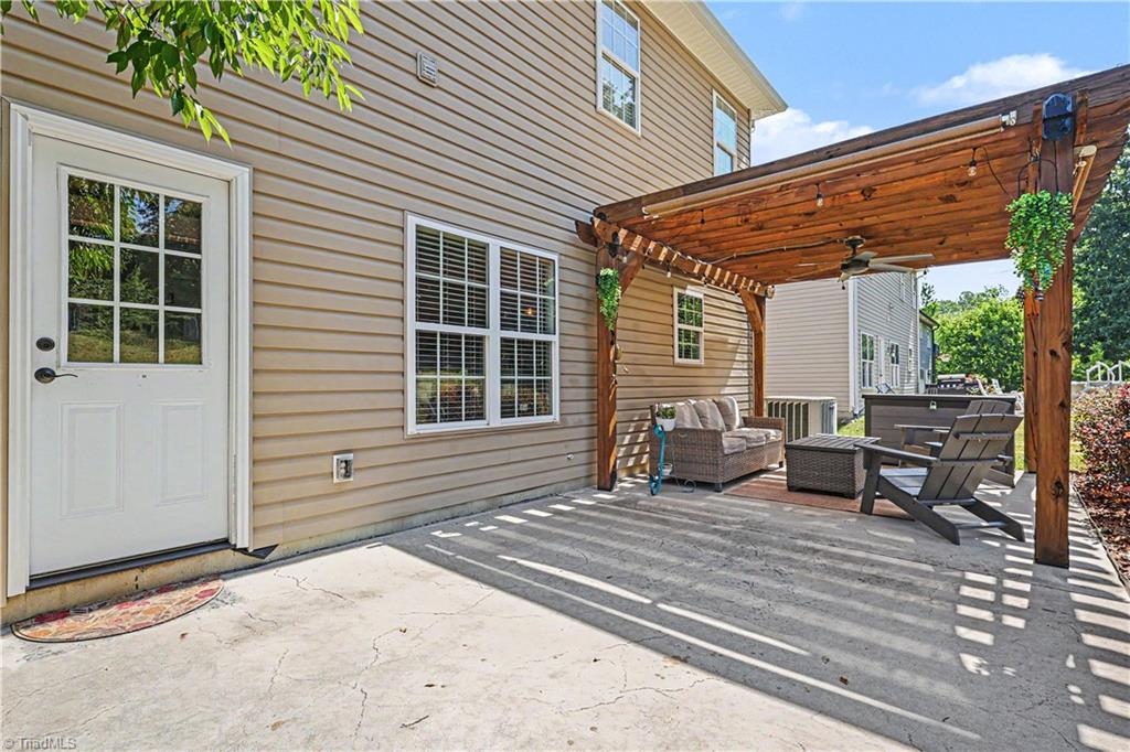 main property photo 30