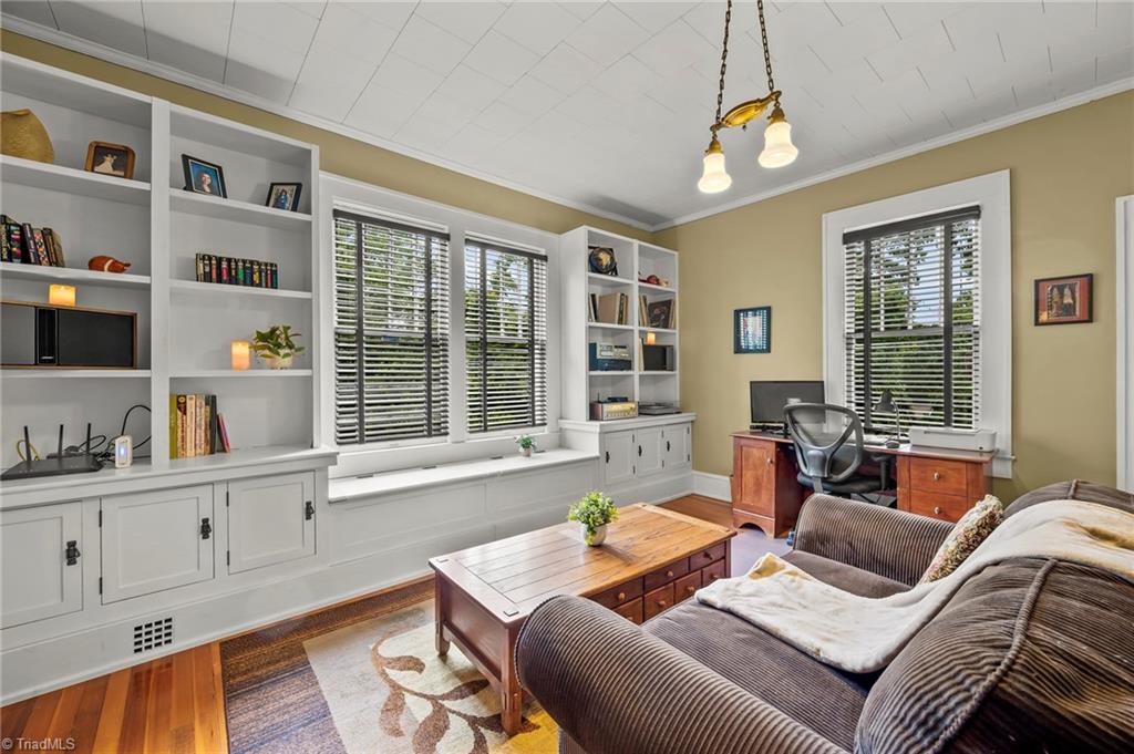 main property photo 18