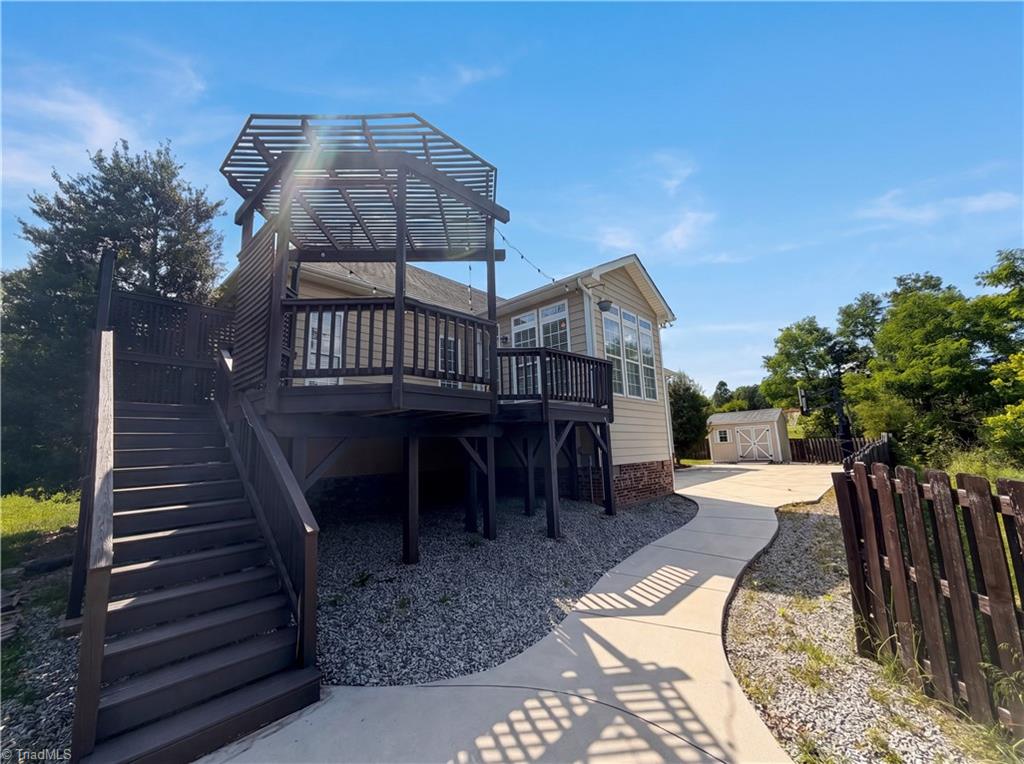main property photo 32