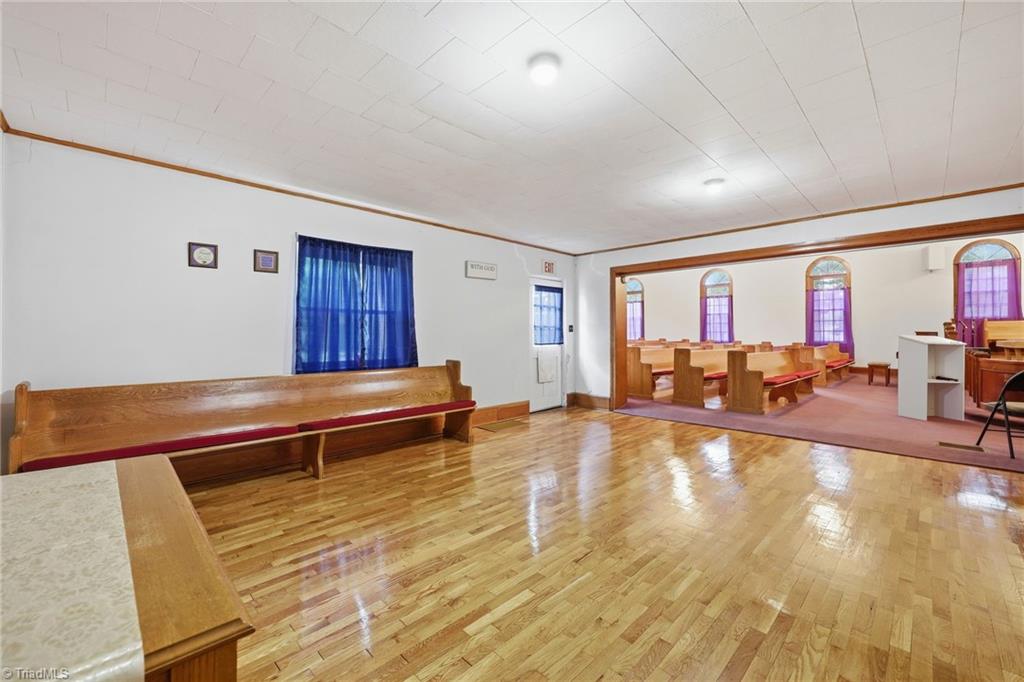 main property photo 20