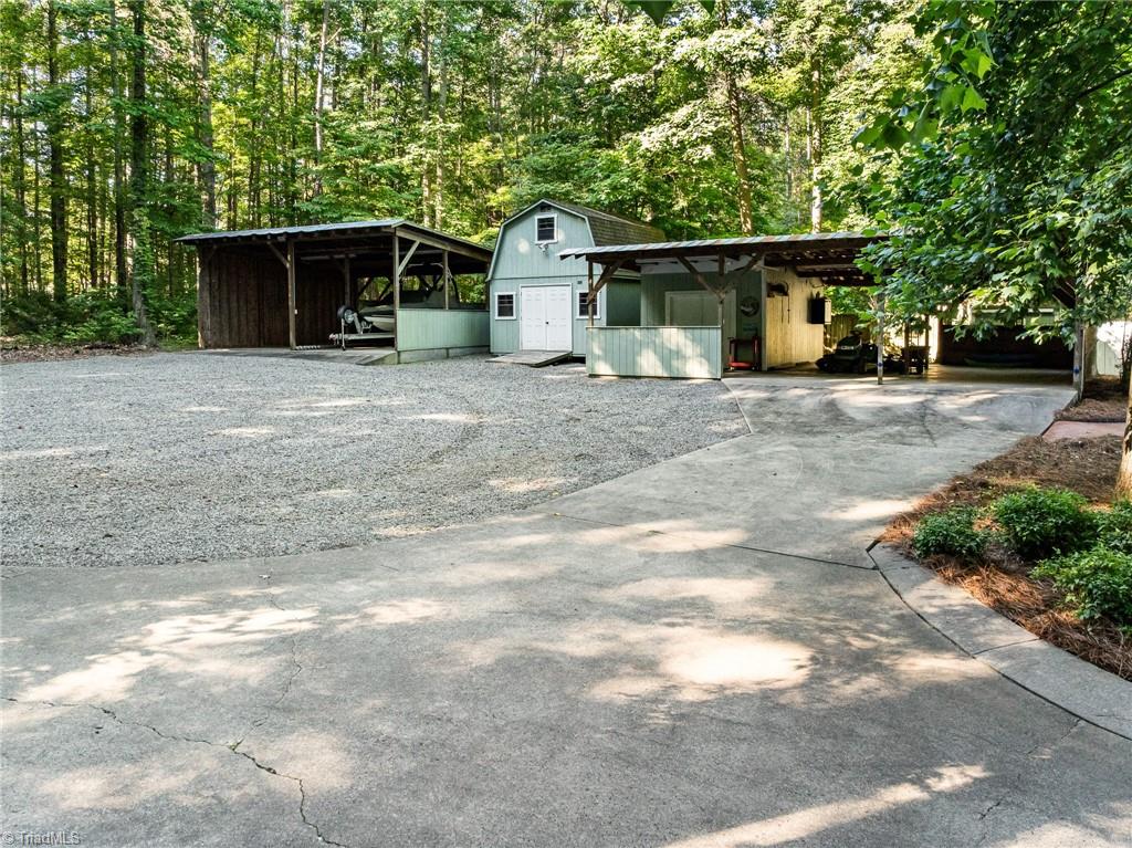 main property photo 40