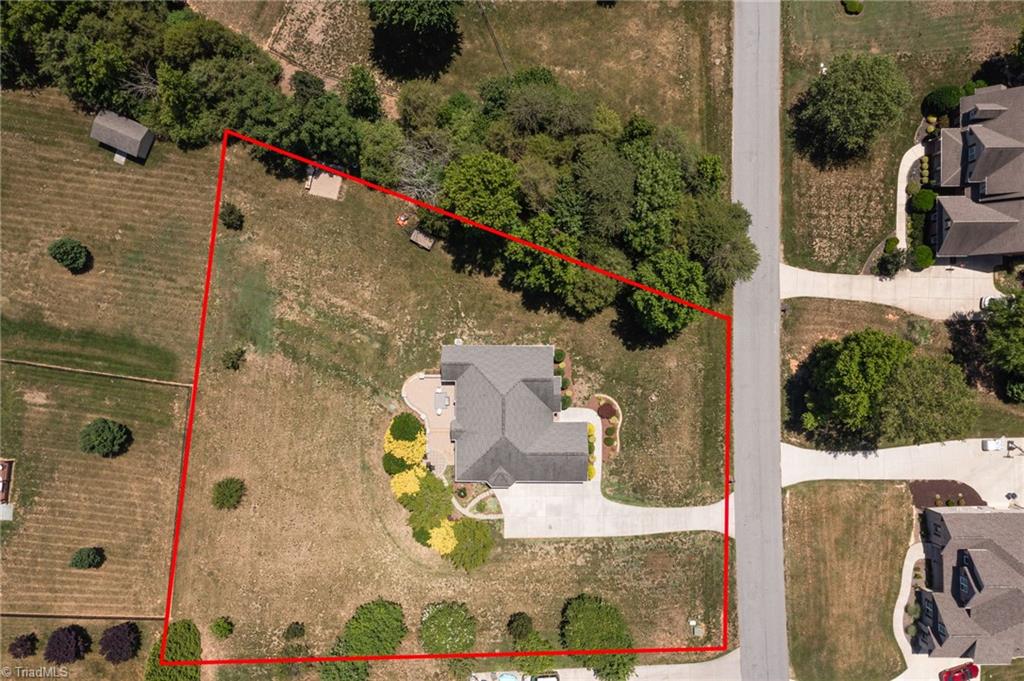 main property photo 30