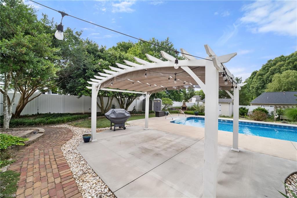 main property photo 44