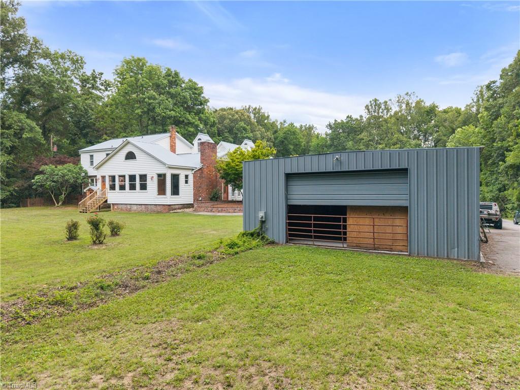 main property photo 40