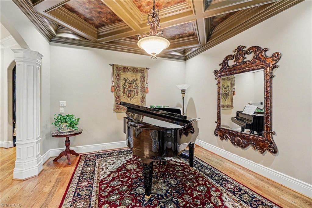 main property photo 14