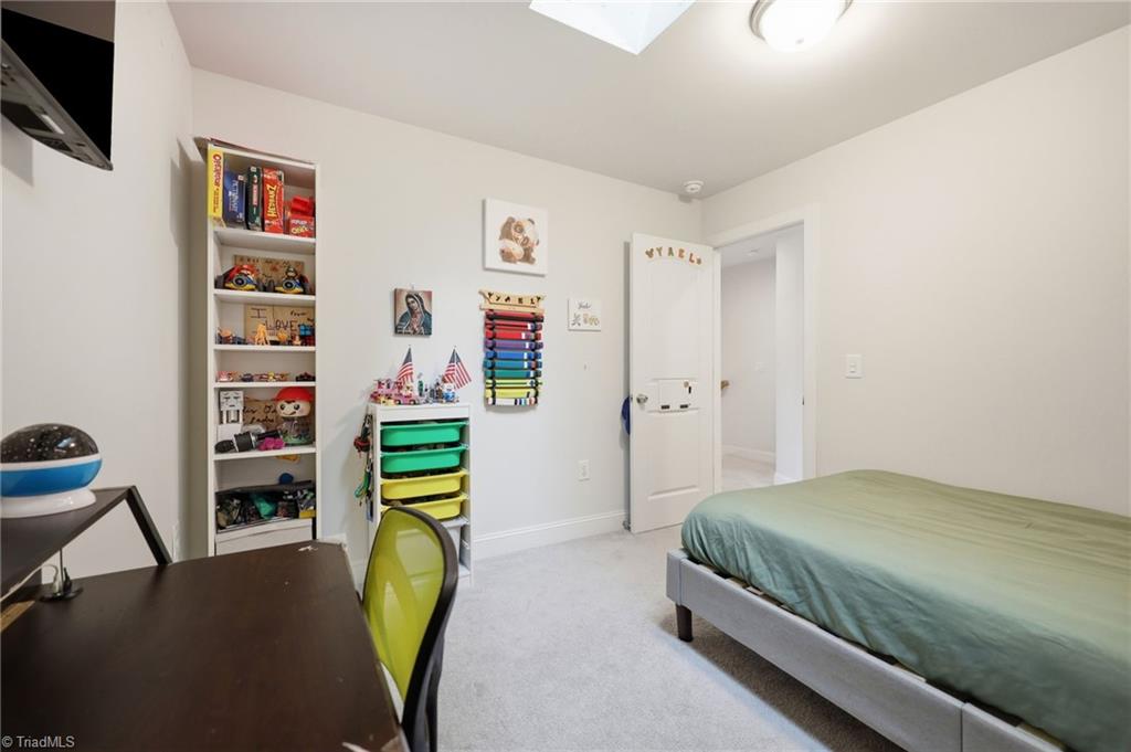 main property photo 34