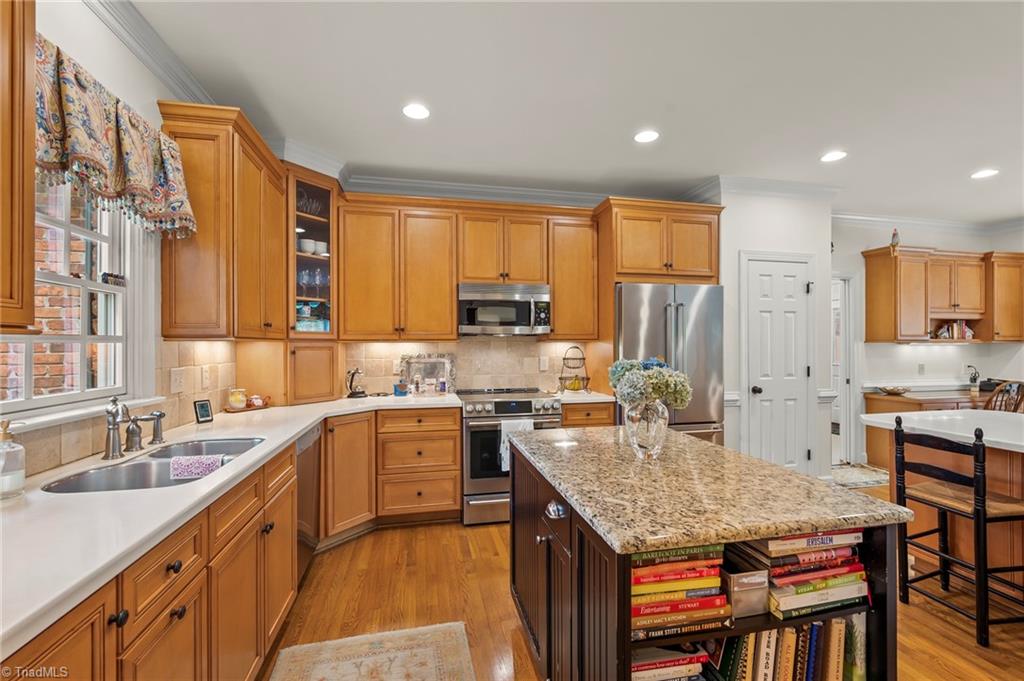 main property photo 7