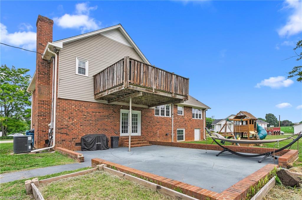 main property photo 29