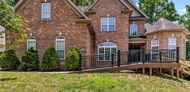 image of property with 6 Bed | 6 Bath | 5,918 Sqft