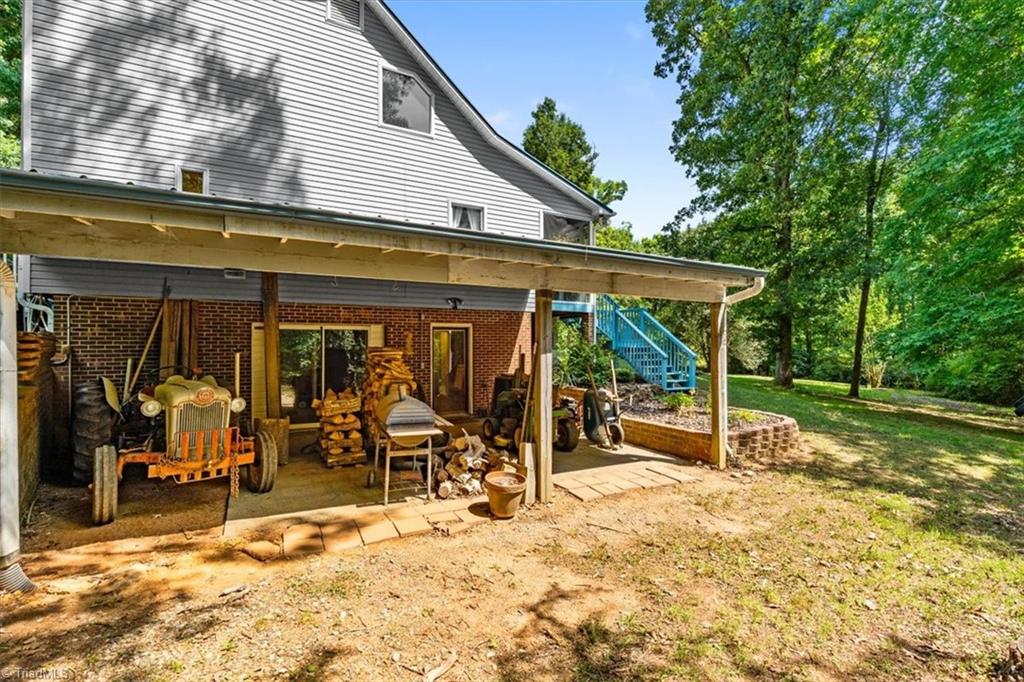 main property photo 40