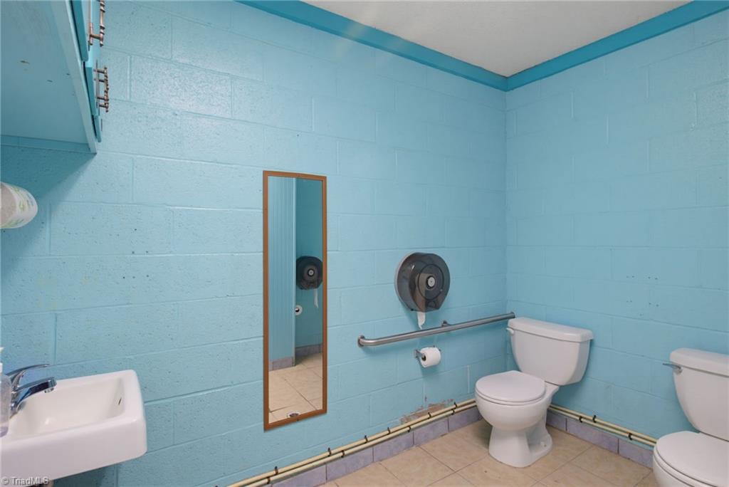 main property photo 16