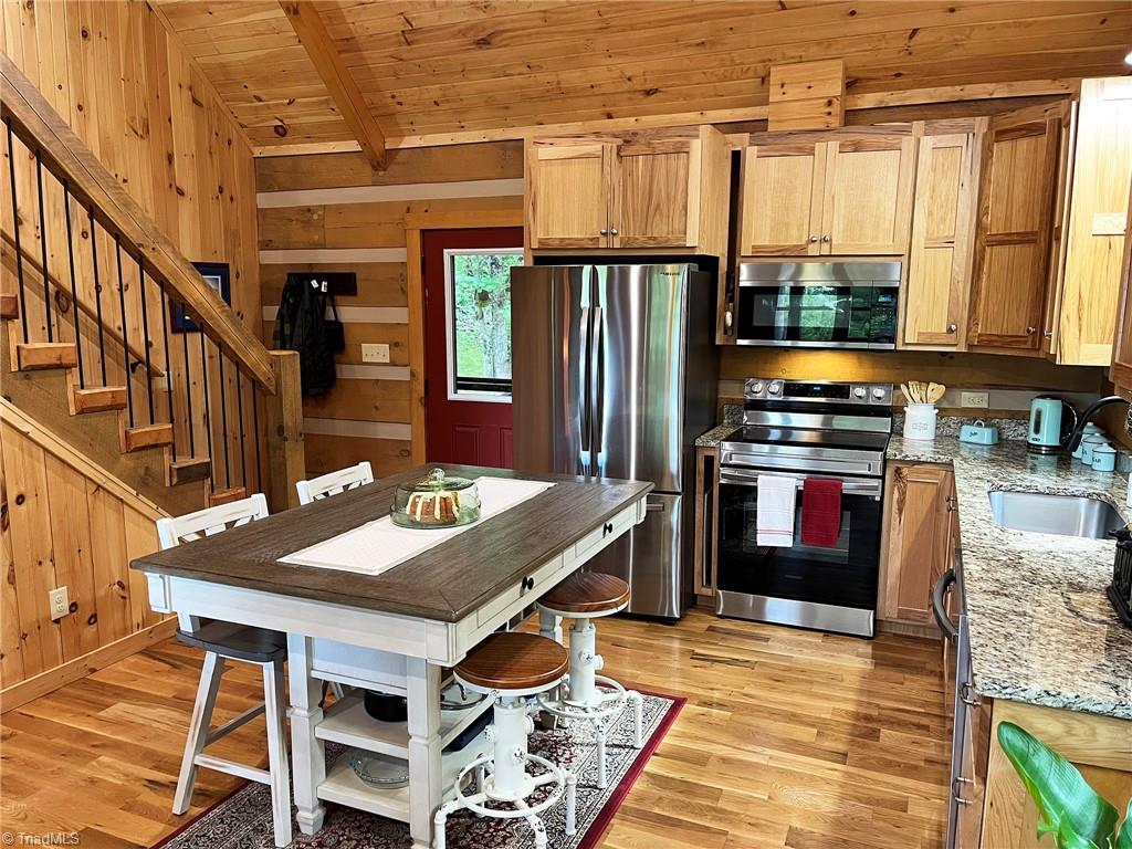 main property photo 19