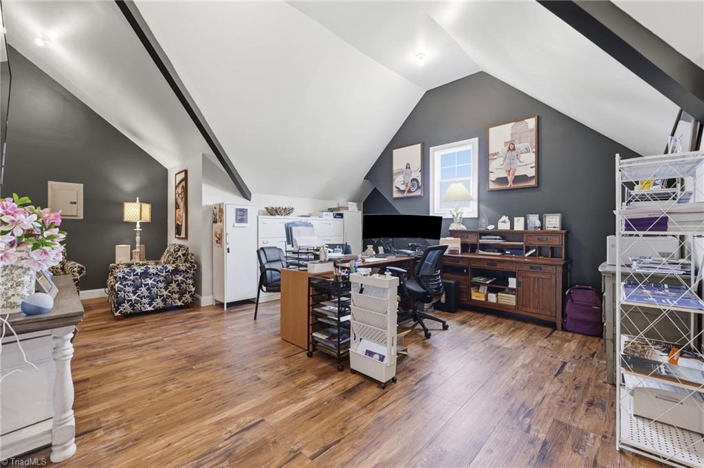 main property photo 31
