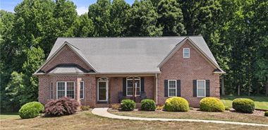 image of property with 3 Bed | 3 Bath | 2,963 Sqft