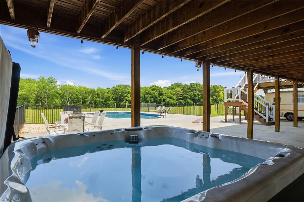 main property photo 36