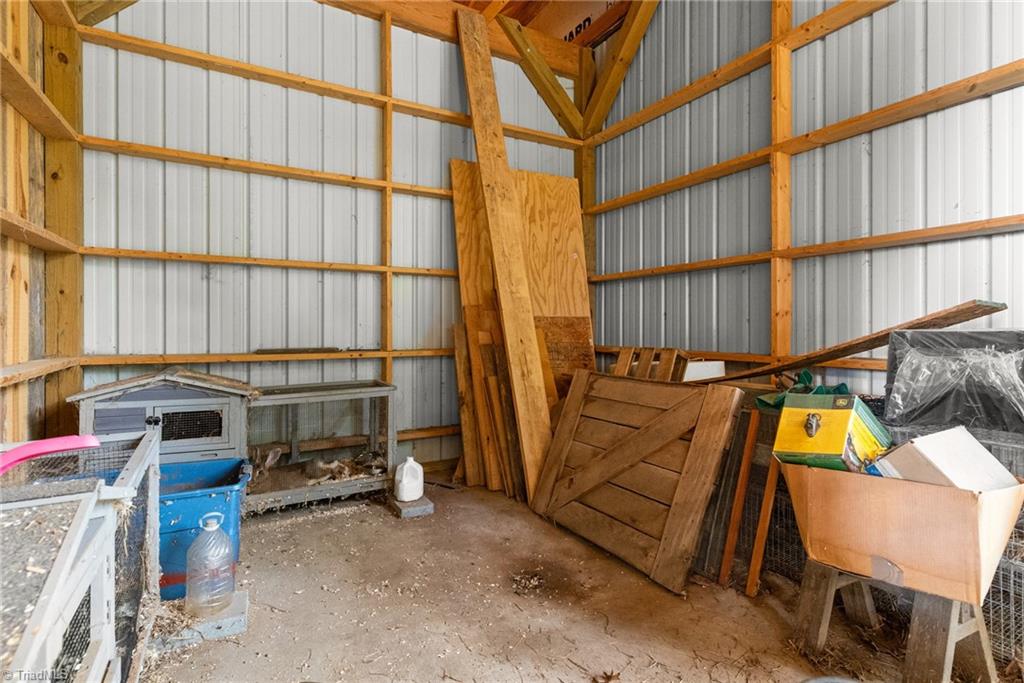 main property photo 40