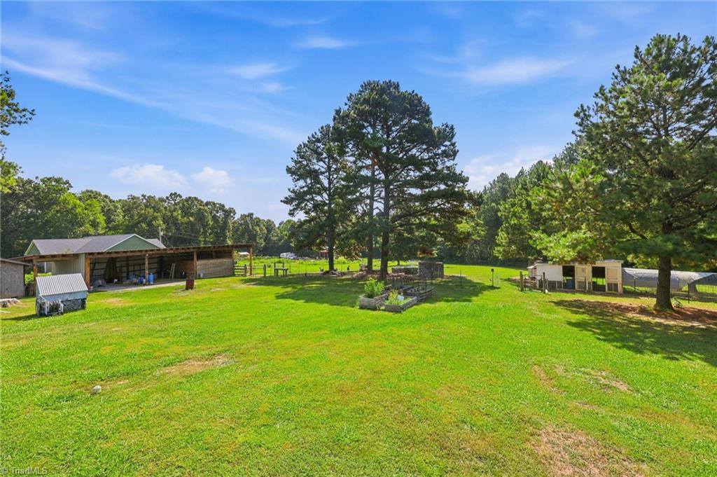 main property photo 37