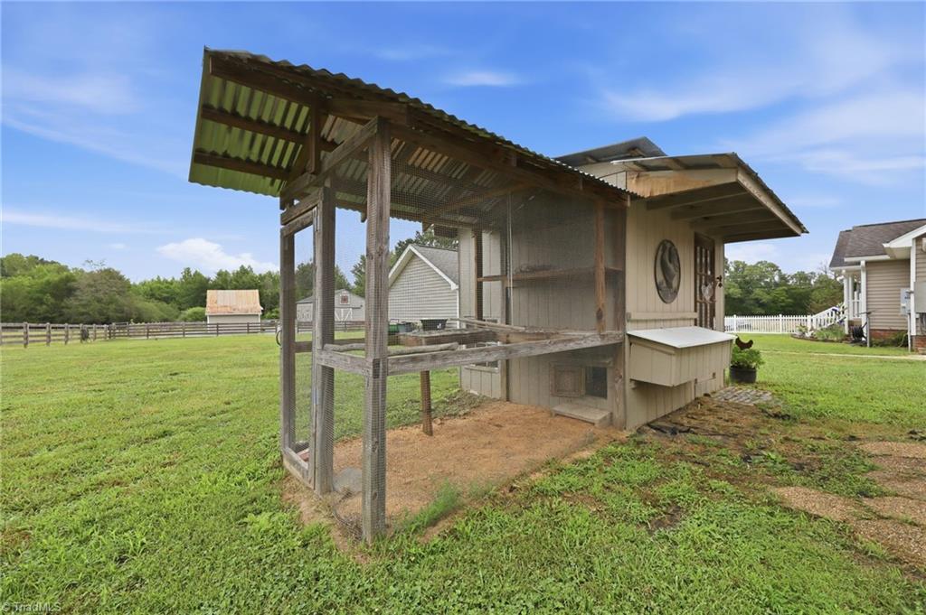 main property photo 33