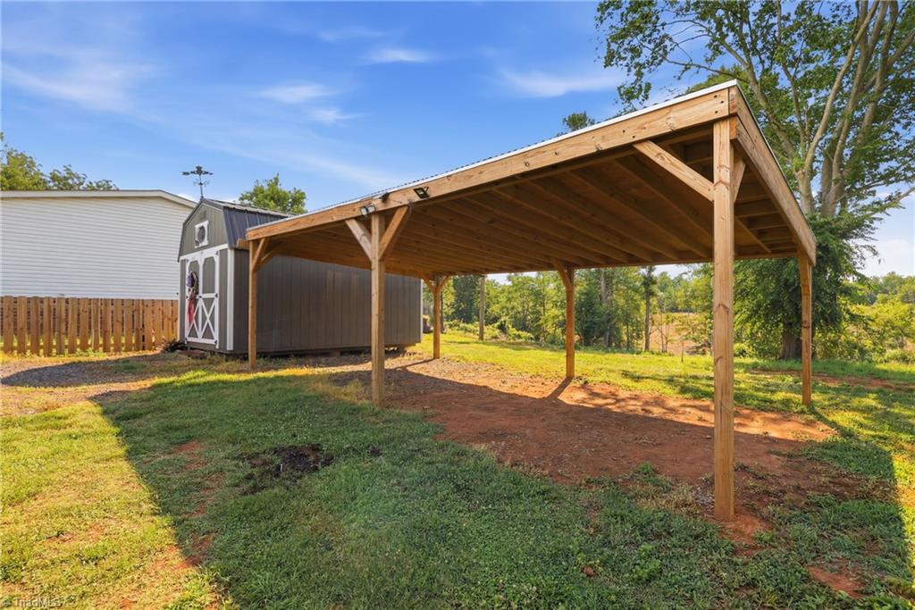 main property photo 30