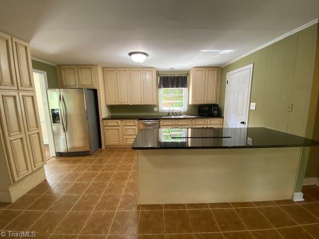 main property photo 11