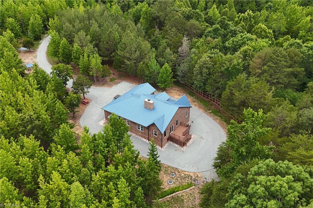 main property photo 40