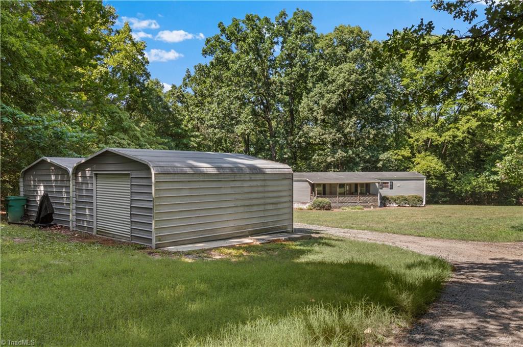main property photo 40