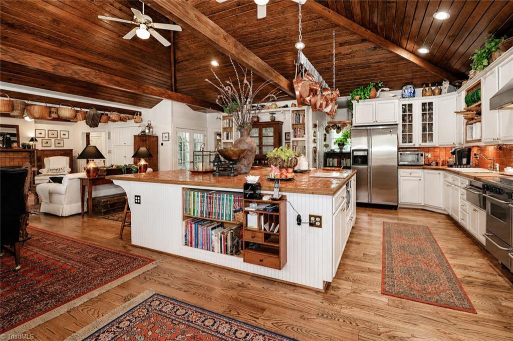main property photo 13